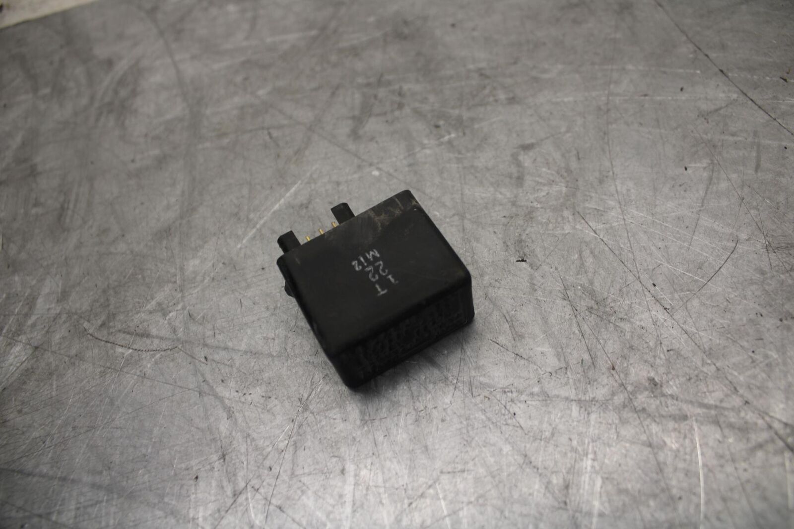 2016 Suzuki Bandit 1250S GSF1250SA ABS TURN SIGNAL BLINKER RELAY FLASHER  BB509