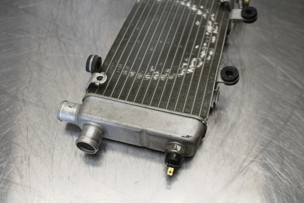 98-05 HONDA SUPER HAWK 1000 VTR1000F RIGHT ENGINE RADIATOR MOTOR COOLER BB152