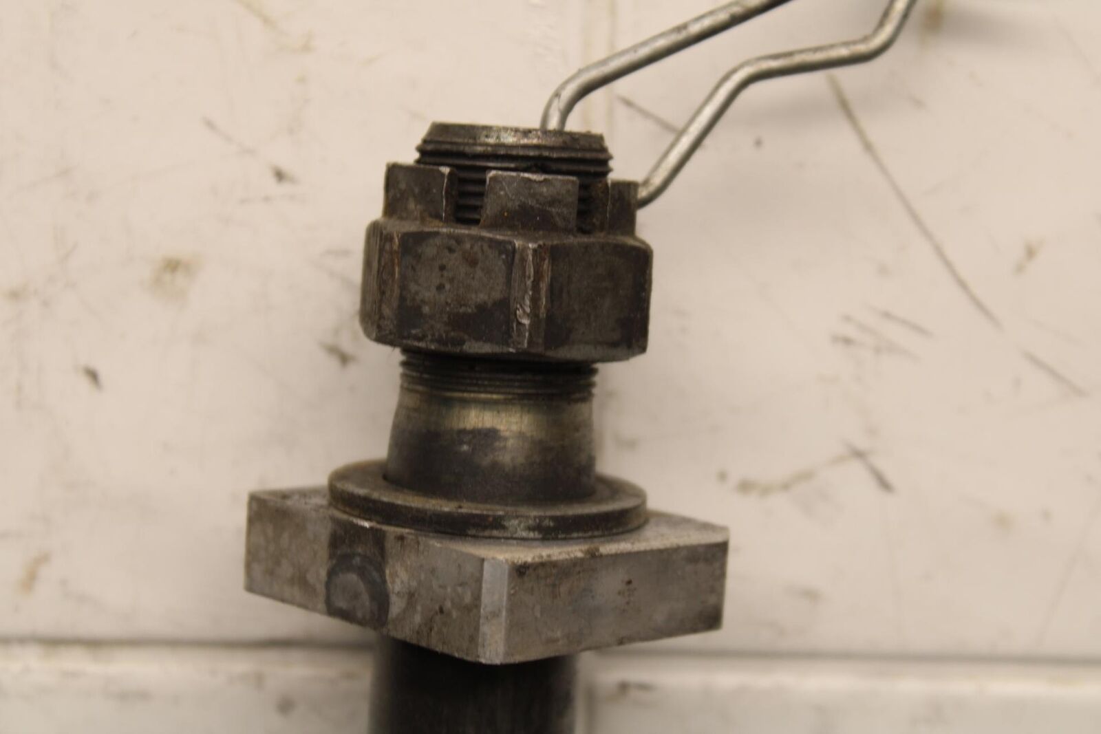 2000 Kawasaki Ninja ZX12R ZX1200A REAR AXLE BACK WHEEL RIM PIVOT BOLT AXEL BB565