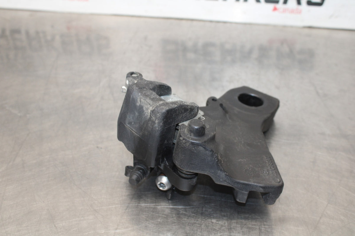 20-23 BMW F900R REAR BACK BRAKE CALIPER W MOUNT BRACKET BB923