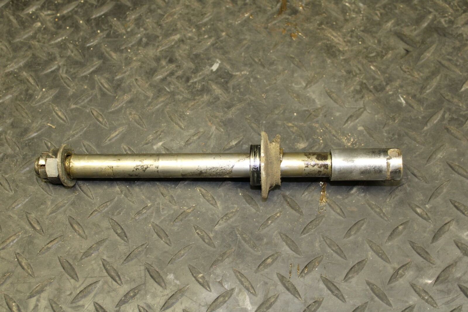 80-81 YAMAHA XS1100 SPECIAL FRONT WHEEL RIM AXLE PIVOT BOLT BB174