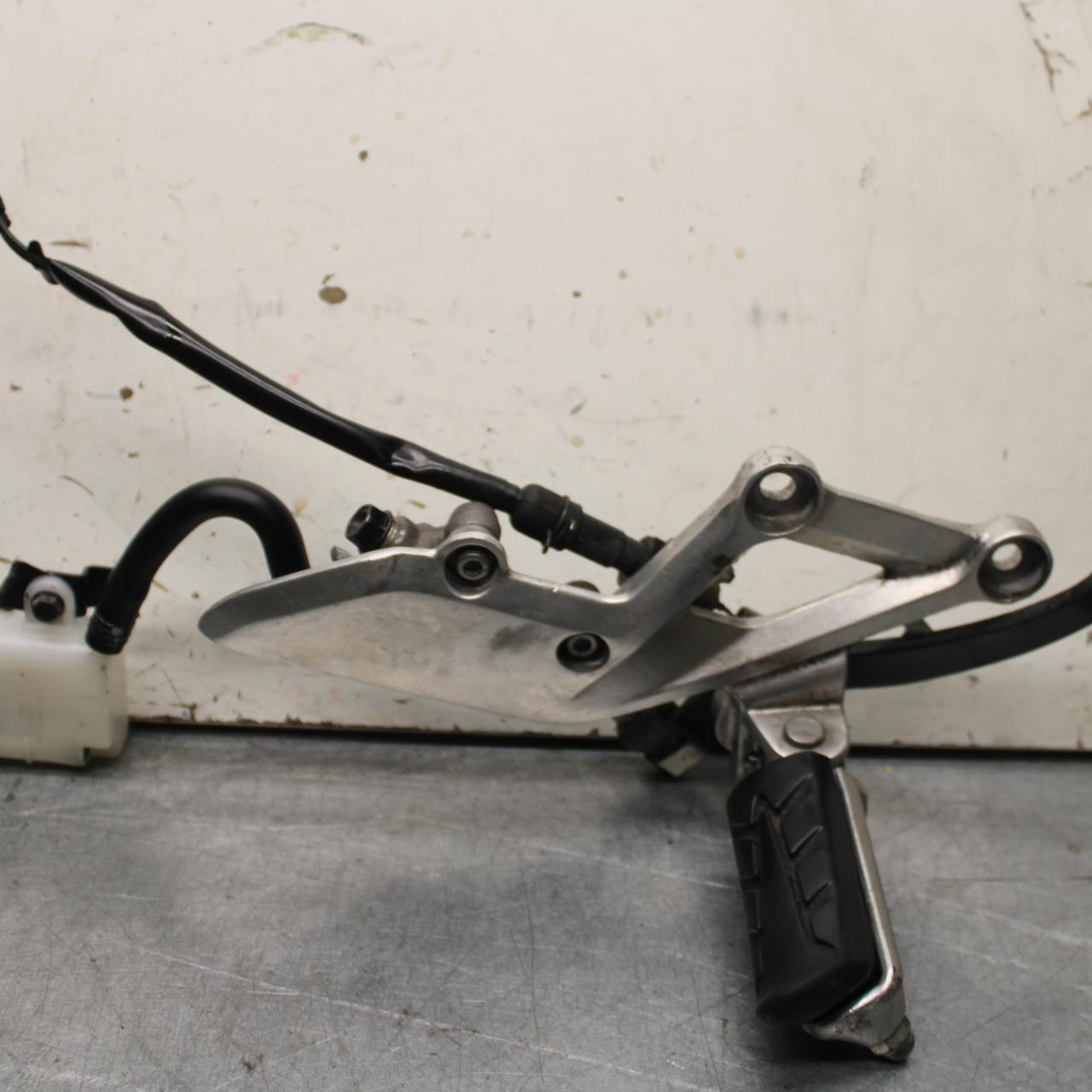 15-18 HONDA CB300FA RIGHT REARSET REAR SET DRIVER FOOT PEG REST STOP BB646