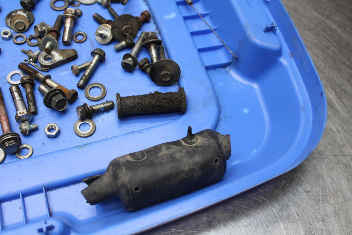 78-79 SUZUKI GS1000 MOUNTING BOLTS HARDWARE MOTOR SCREWS BB787