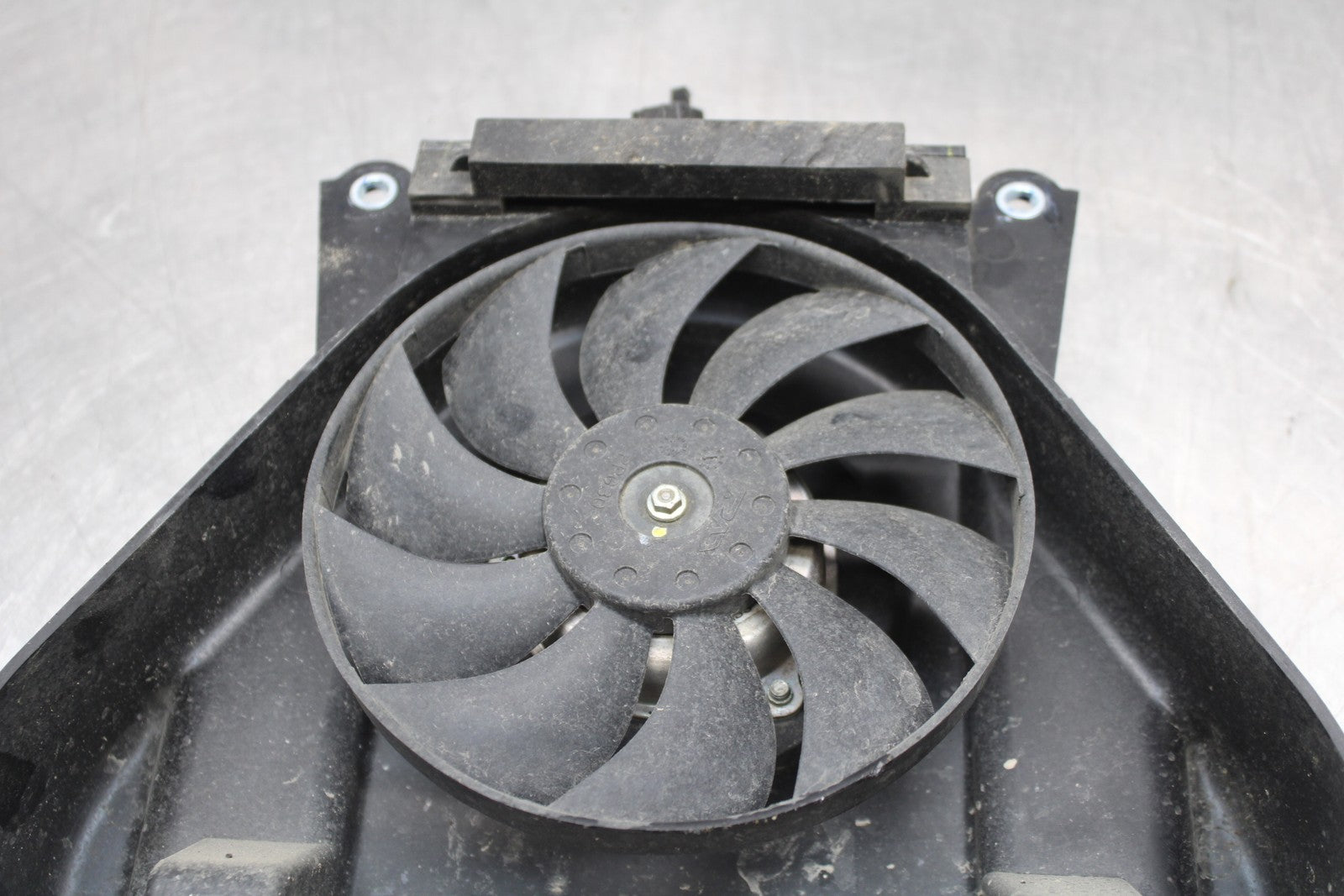 13-17 KAWASAKI NINJA 300 EX300 ABS ENGINE RADIATOR COOLING FAN BB187