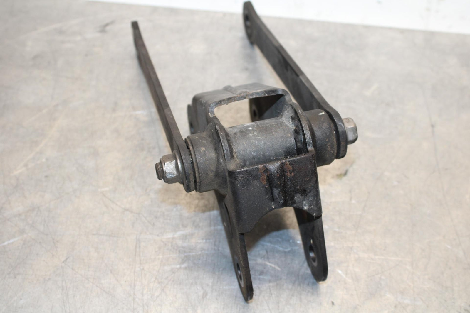 19-22 KAWASAKI Z400 REAR DOGBONE SHOCK LINKAGE LINK BB586