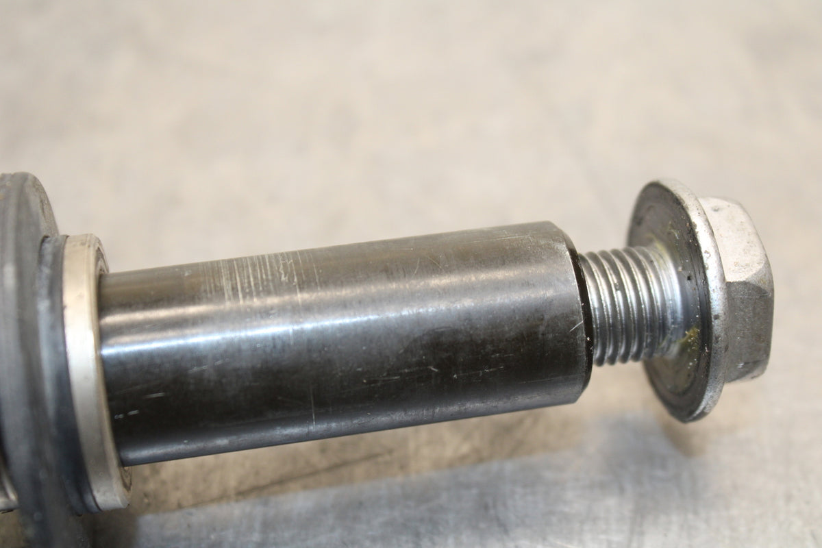 05 YAMAHA YZF R6  FRONT WHEEL RIM AXLE PIVOT BOLT BB132