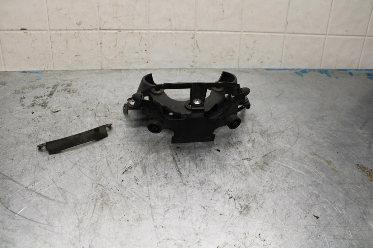 96-07 YAMAHA YZF600R REAR BACK TAIL LIGHT MOUNT BRACKET BB427 THUNDERCAT
