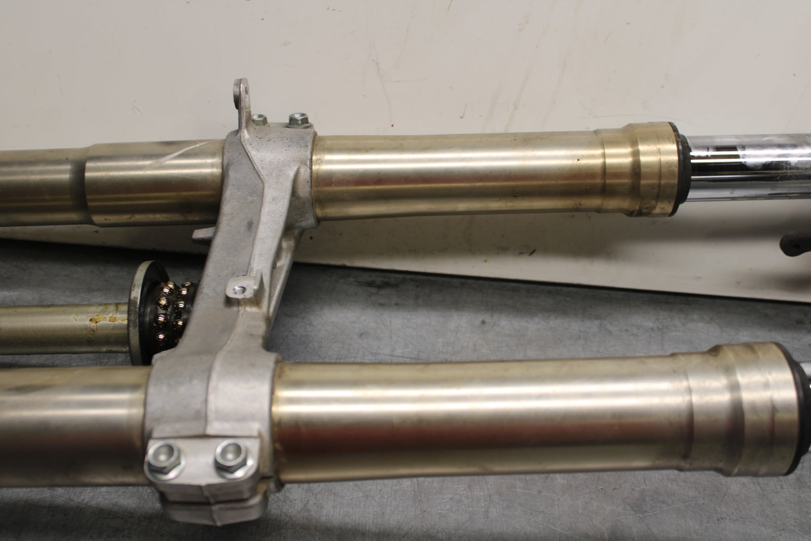08-10 SUZUKI GSXR 600 COMPLETE FRONT END FORKS SUSPENSION TRIPLE TREE  BB753
