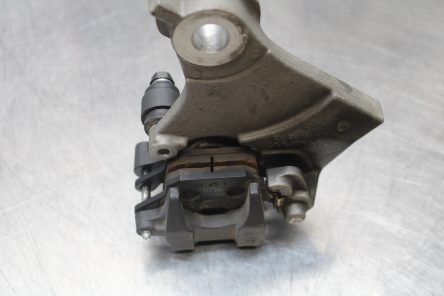 09-15 YAMAHA FZ6R REAR BACK BRAKE CALIPER W MOUNT BRACKET BB161