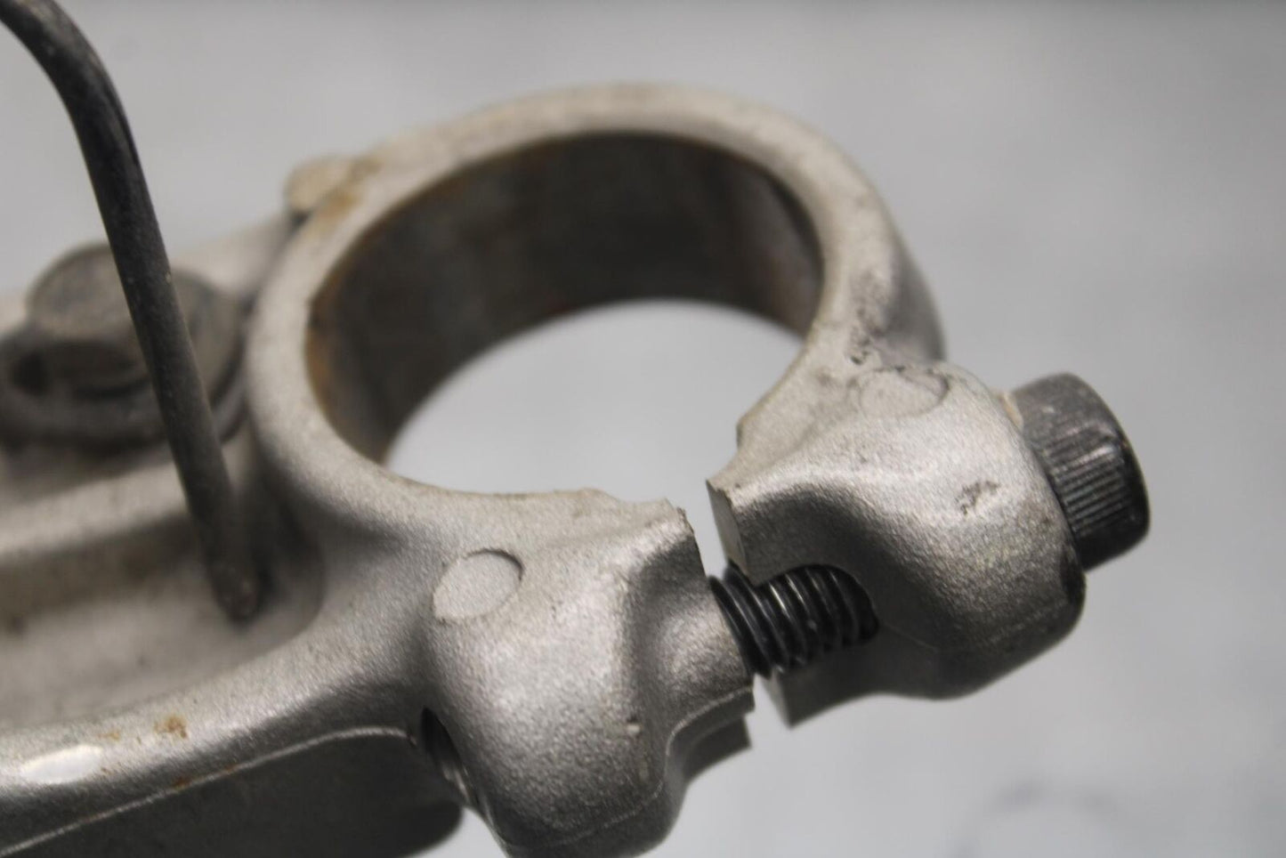 1988 Yamaha FZ600 FORKS UPPER TRIPLE TREE CLAMP BB601