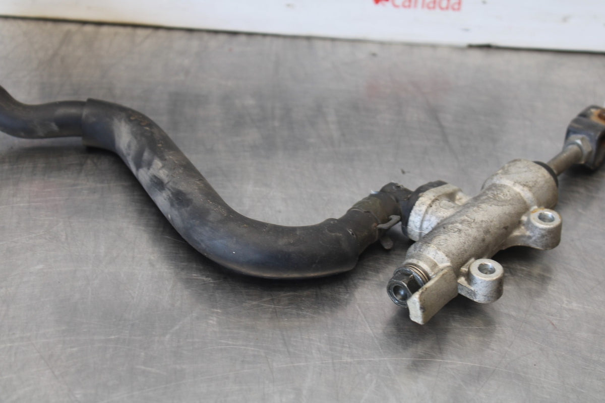 06-07 HONDA INTERCEPTOR 800 VFR800 REAR BRAKE MASTER CYLINDER W RESERVOIR BB917