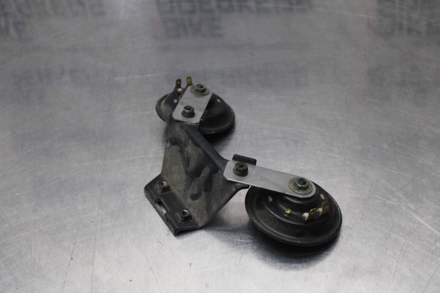 03-08 KAWASAKI VULCAN 1600 HORN SIGNAL SET & BRACKET BB196