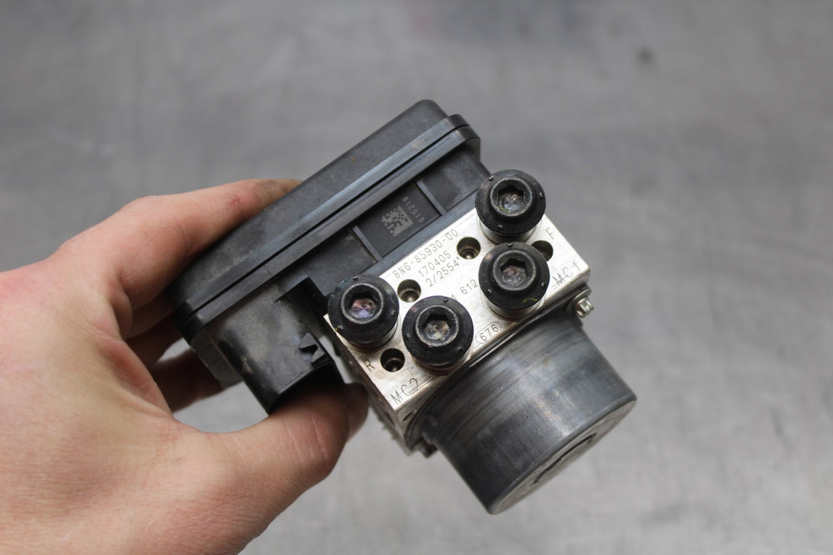 17 YAMAHA YZF R6 ABS PUMP UNIT MODULE BB922