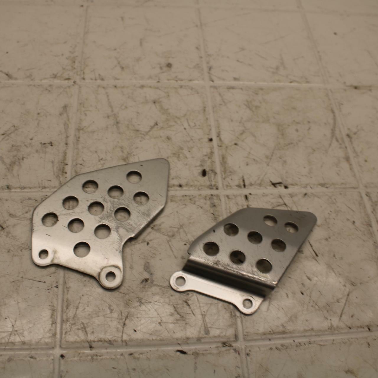 05-06 HONDA CBR600RR LEFT REARSET REAR SET HEEL GUARD COVER BB399 