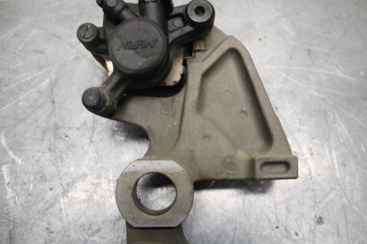 18 YAMAHA YZF R1  REAR BACK BRAKE CALIPER W MOUNT BRACKET BB473