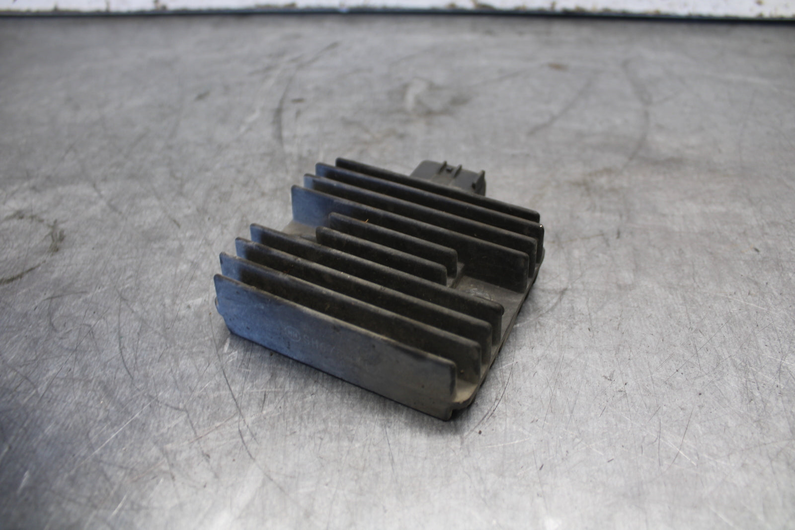 05-06 YAMAHA ROYAL STAR RECTIFIER VOLTAGE REGULATOR BB697