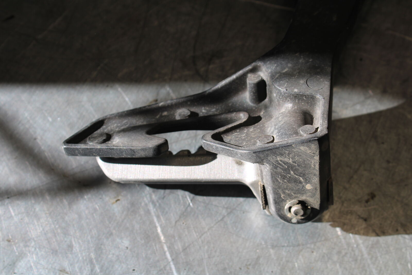 19-22 KAWASAKI Z400 REAR BACK PASSENGER PEG SET PAIR BB708