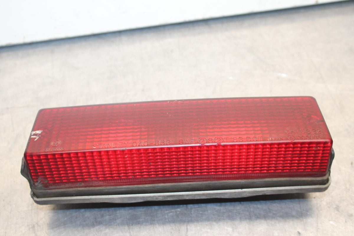 84-86 KAWASAKI GPZ900 REAR TAIL TAILLIGHT BACK BRAKE LIGHT BB84