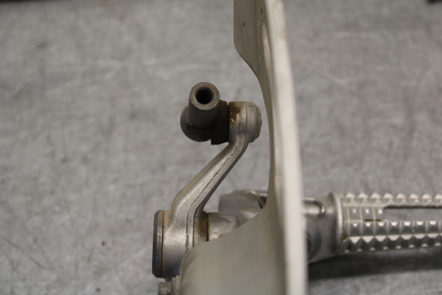 09-11 TRIUMPH DAYTONA 675 LEFT REARSET REAR SET FOOT PEG W SHIFTER BB652