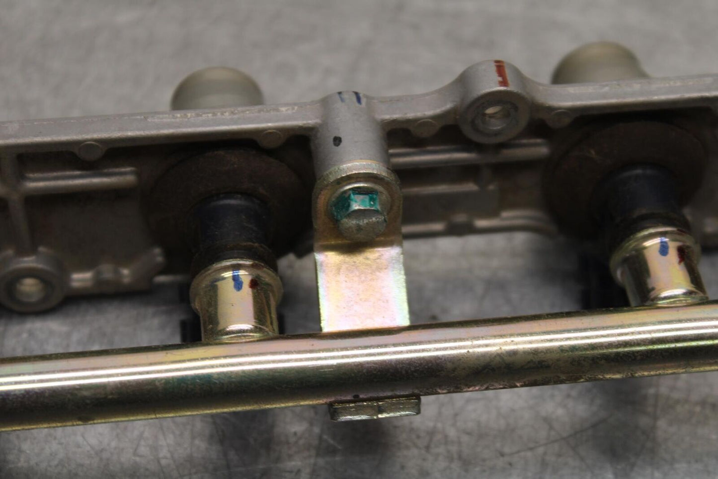 03-04 HONDA CBR600RR MAIN FUEL INJECTORS / THROTTLE BODIES BB628