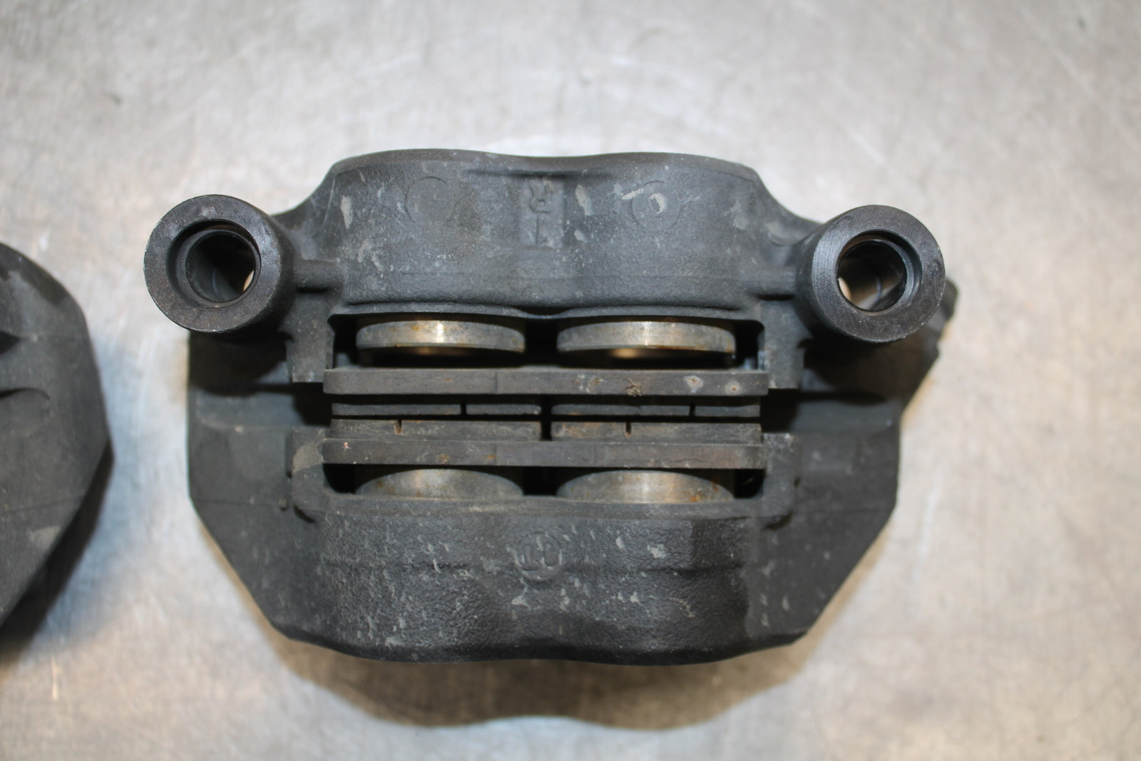 19-23 KAWASAKI NINJA ZX6R RIGHT LEFT FRONT BRAKE CALIPER SET PAIR CALIPERS BB701