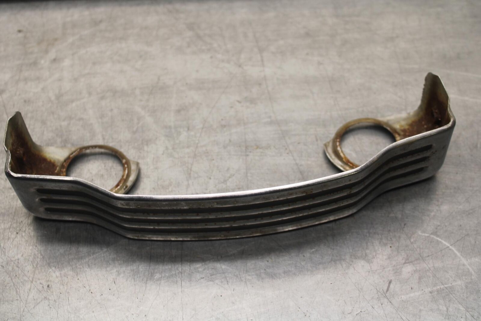 80-83 SUZUKI GS750E LOWER TRIPLE STEM COVER TRIM BB82