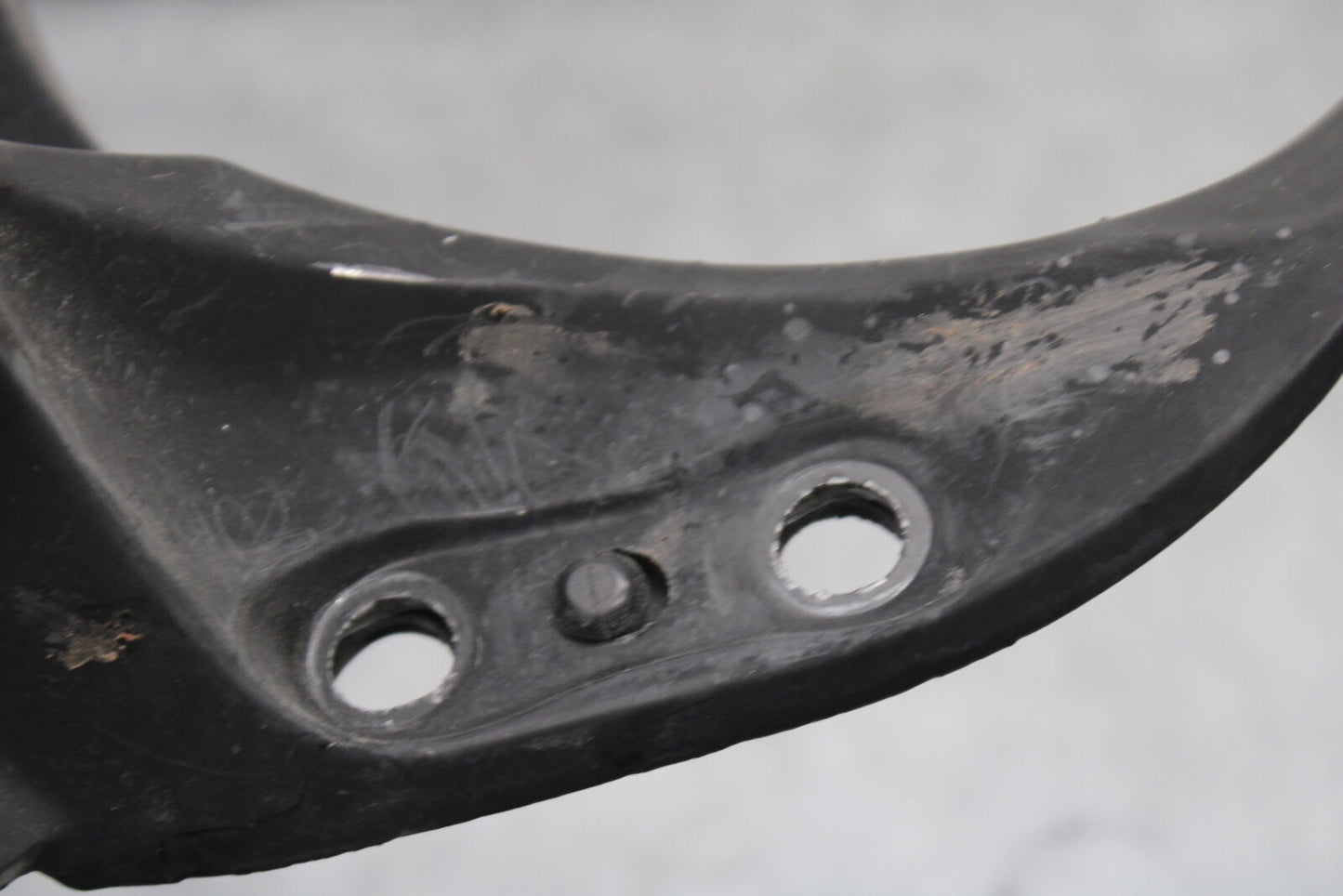 05-06 SUZUKI GSXR1000 UPPER FAIRING MIRROR GAUGES STAY BRACKET 94511-41G00 BB663