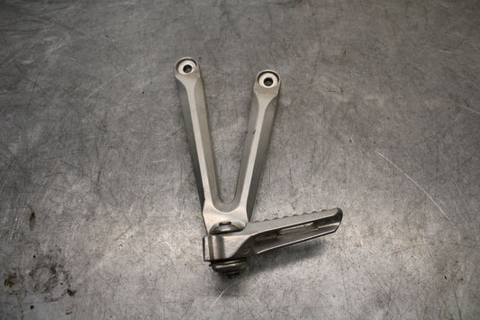 05-06 HONDA CBR600RR LEFT REAR PASSENGER PEG 50730-MEL-305 50730-MEL-D00 BB655 