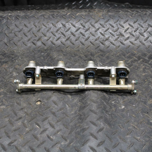 03-04 HONDA CBR600RR SECONDARY FUEL INJECTORS TOP AIRBOX GAS RAIL BB218