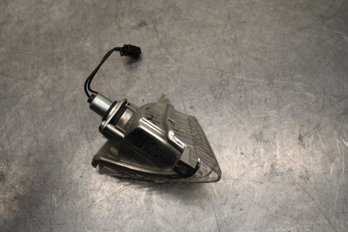 06-07 SUZUKI GSXR750 RIGHT REAR BACK TURN SIGNAL LIGHT INDICATOR 35603-41G01 BB6