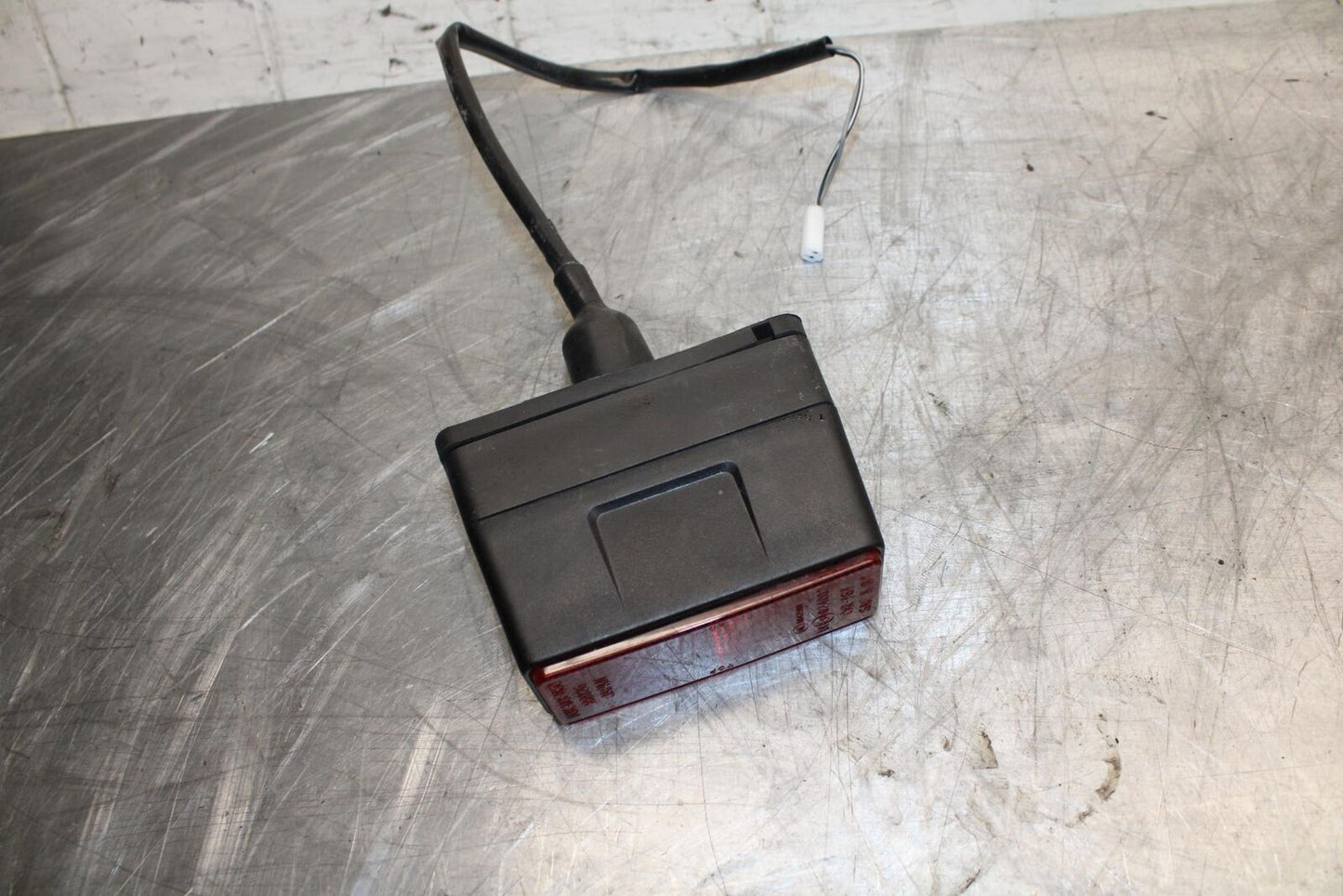 11-21 SUZUKI GSXR750 LICENSE PLATE LIGHT BB492