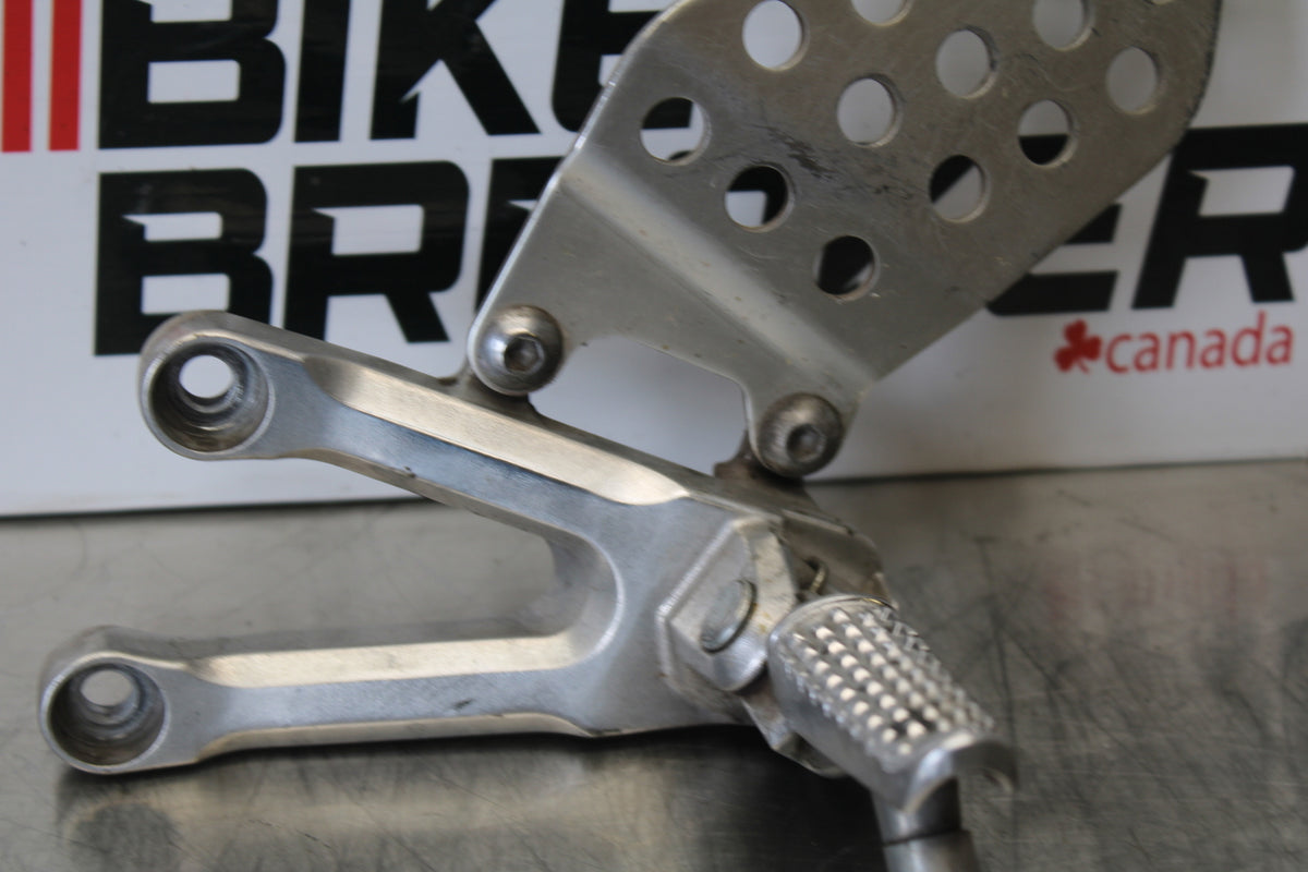 06-07 HONDA CBR1000RR LEFT REARSET REAR SET DRIVER FOOT PEG REST STOP BB166