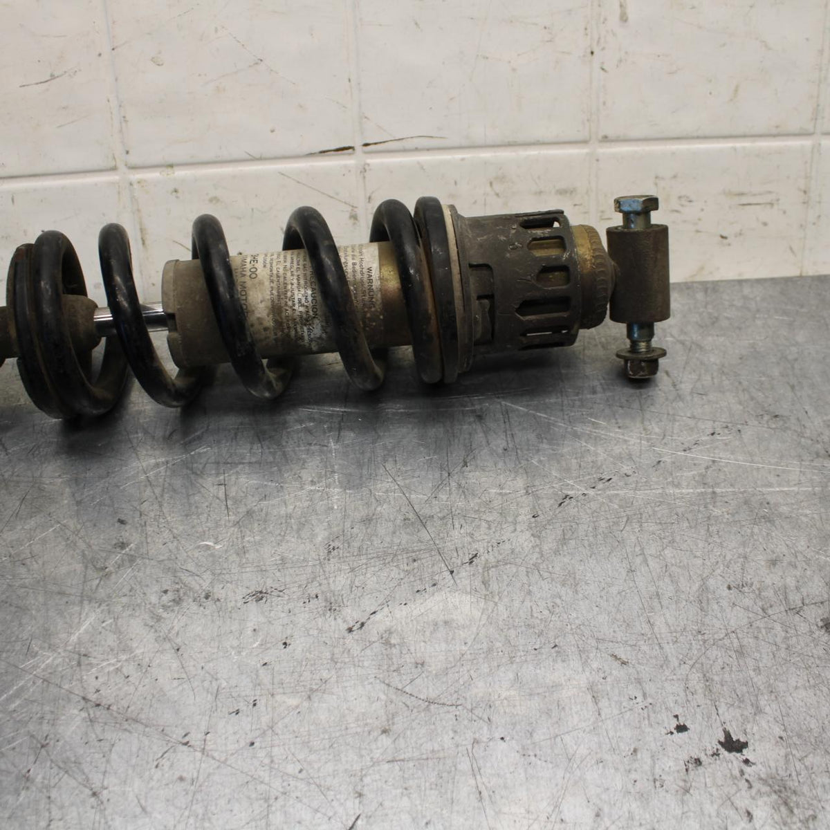 89-90 YAMAHA FZR600 REAR  SHOCK ABSORBER SUSPENSION 3HE-22210-10-00 BB76