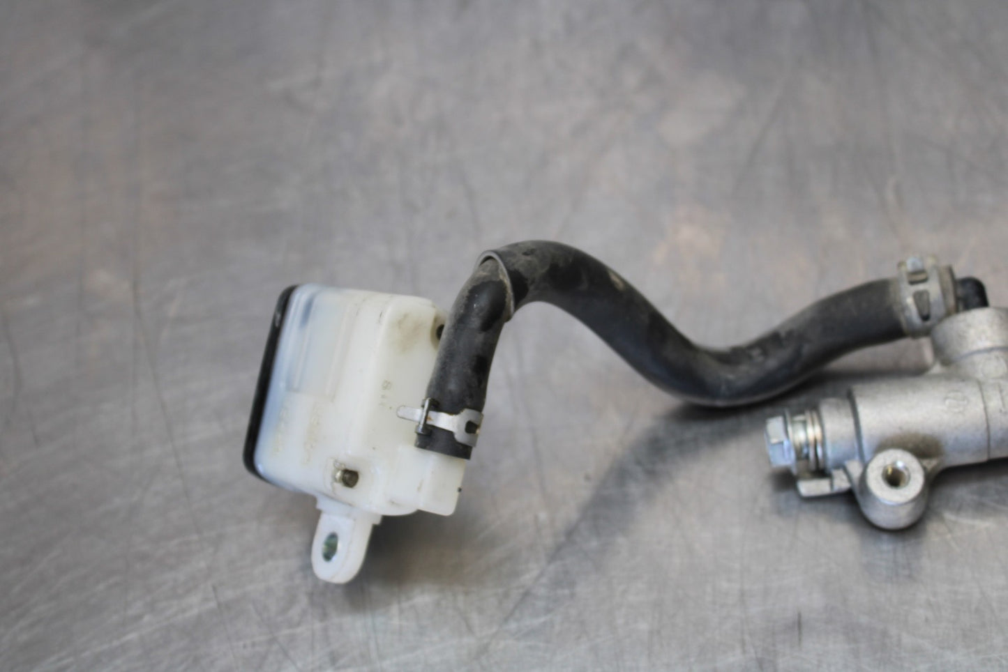06-07 SUZUKI GSXR 600 REAR BACK BRAKE MASTER CYLINDER W RESERVOIR BB170