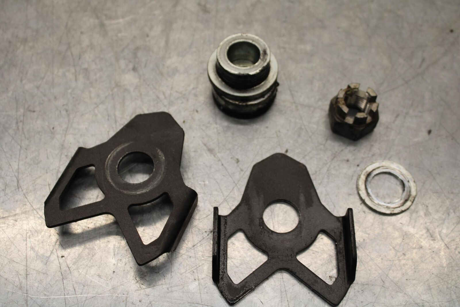 19-22 KAWASAKI Z400 REAR AXLE BACK WHEEL RIM PIVOT BOLT AXEL BB586