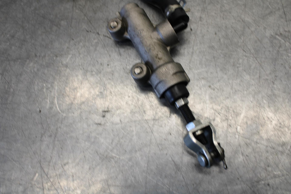 08-10 SUZUKI GSXR 600  REAR BACK BRAKE MASTER CYLINDER W RESERVOIR BB101