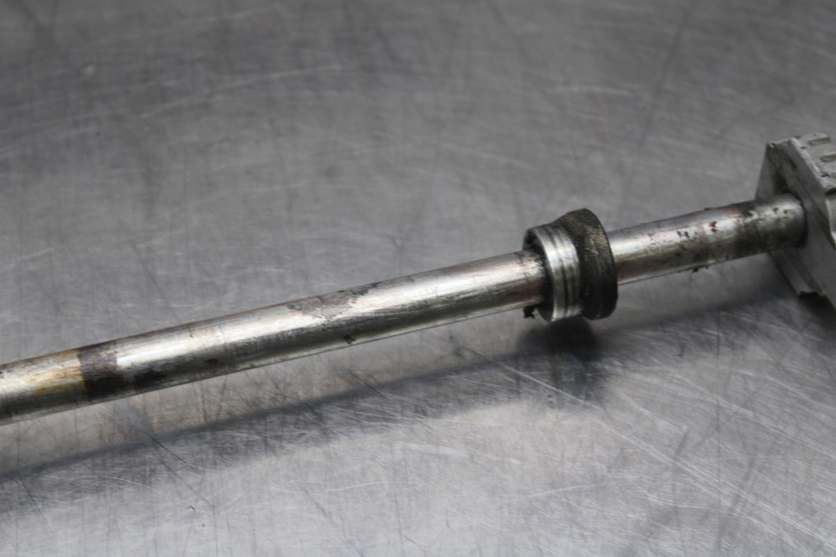13-16 KTM 390 DUKE REAR AXLE BACK WHEEL RIM PIVOT BOLT AXEL BB815