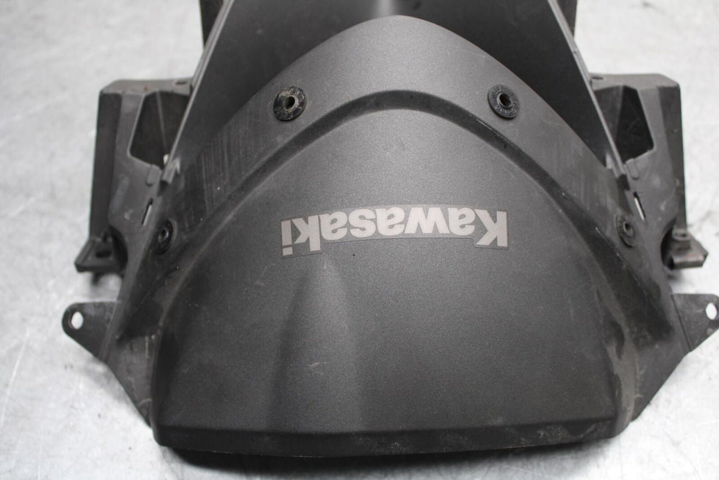 2009 Kawasaki Ninja ZX6R ZX600R FRONT CENTER COWL FAIRING 55028-0290-18T BB548