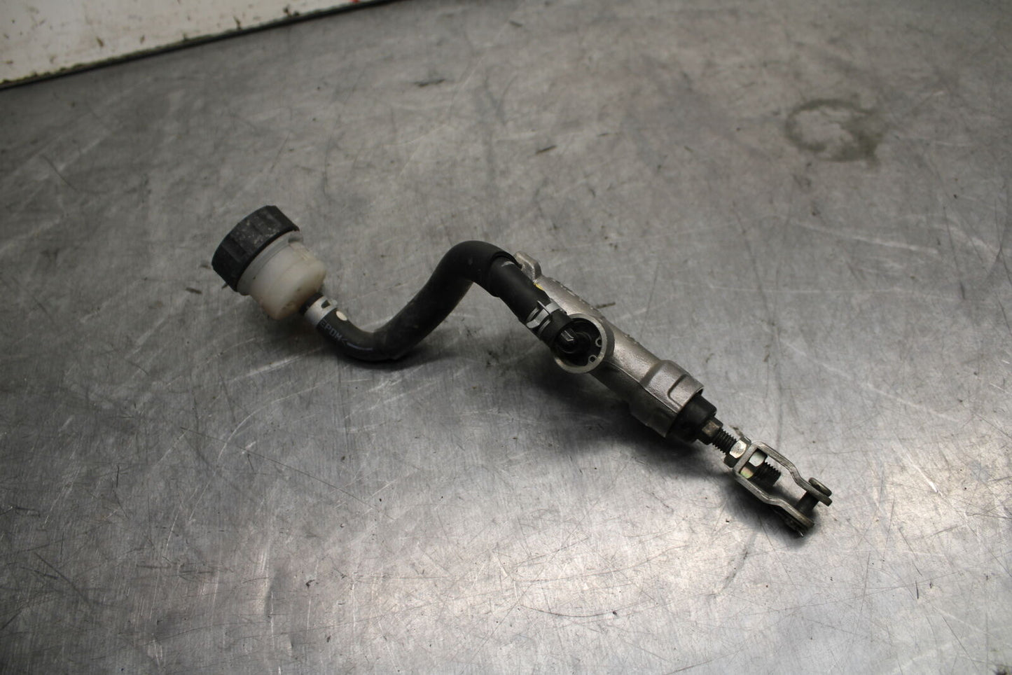 11-24 SUZUKI GSXR750 REAR BRAKE MASTER CYLINDER W RESERVOIR 69600-47H10  BB714