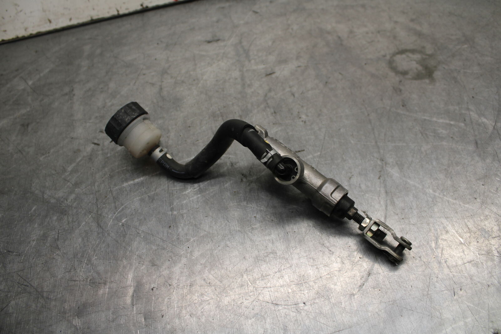 11-24 SUZUKI GSXR750 REAR BRAKE MASTER CYLINDER W RESERVOIR 69600-47H10  BB714