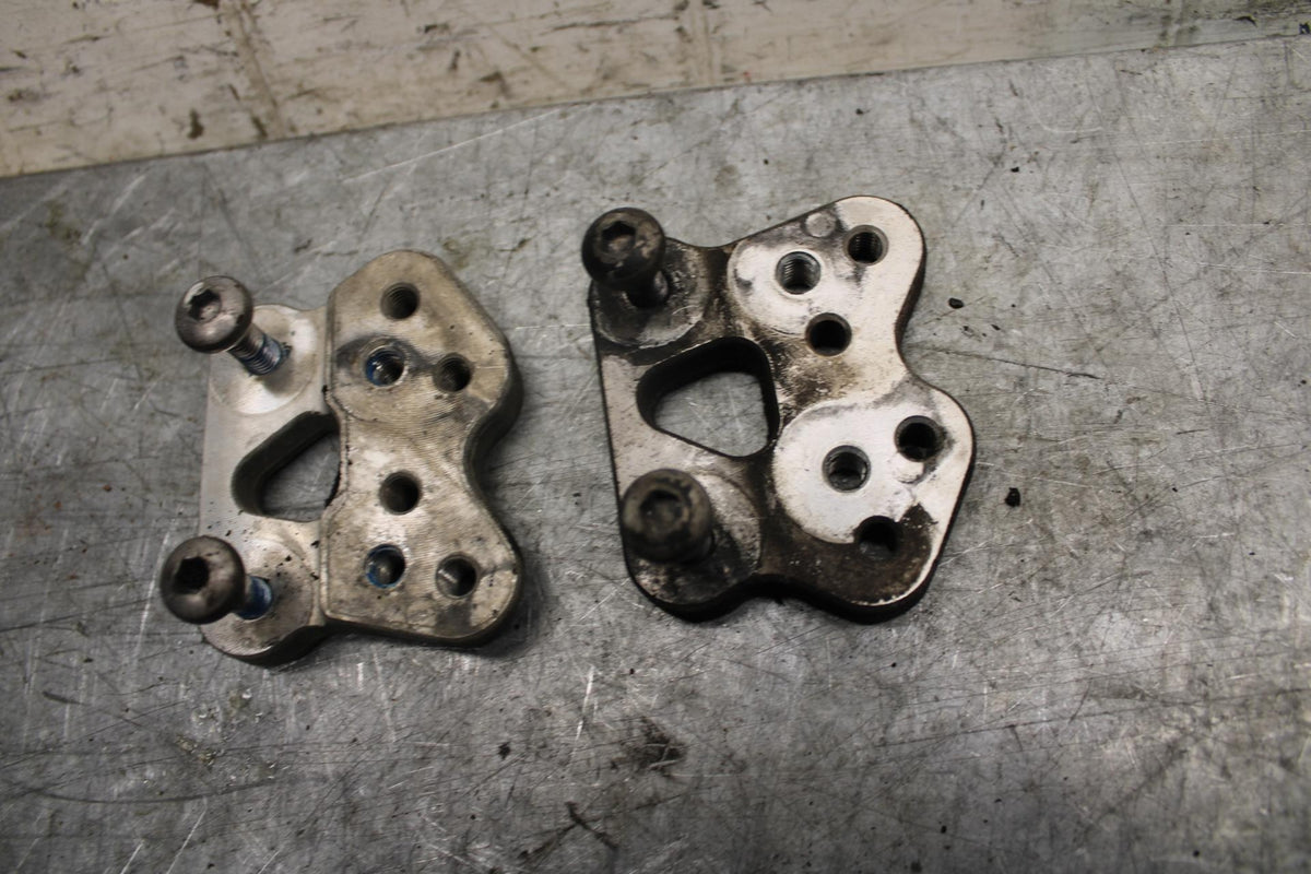 2007 Suzuki GSXR600 LEFT RIGHT REARSET REAR SET DRIVER PEG BRACKETS MOUNTS BB540