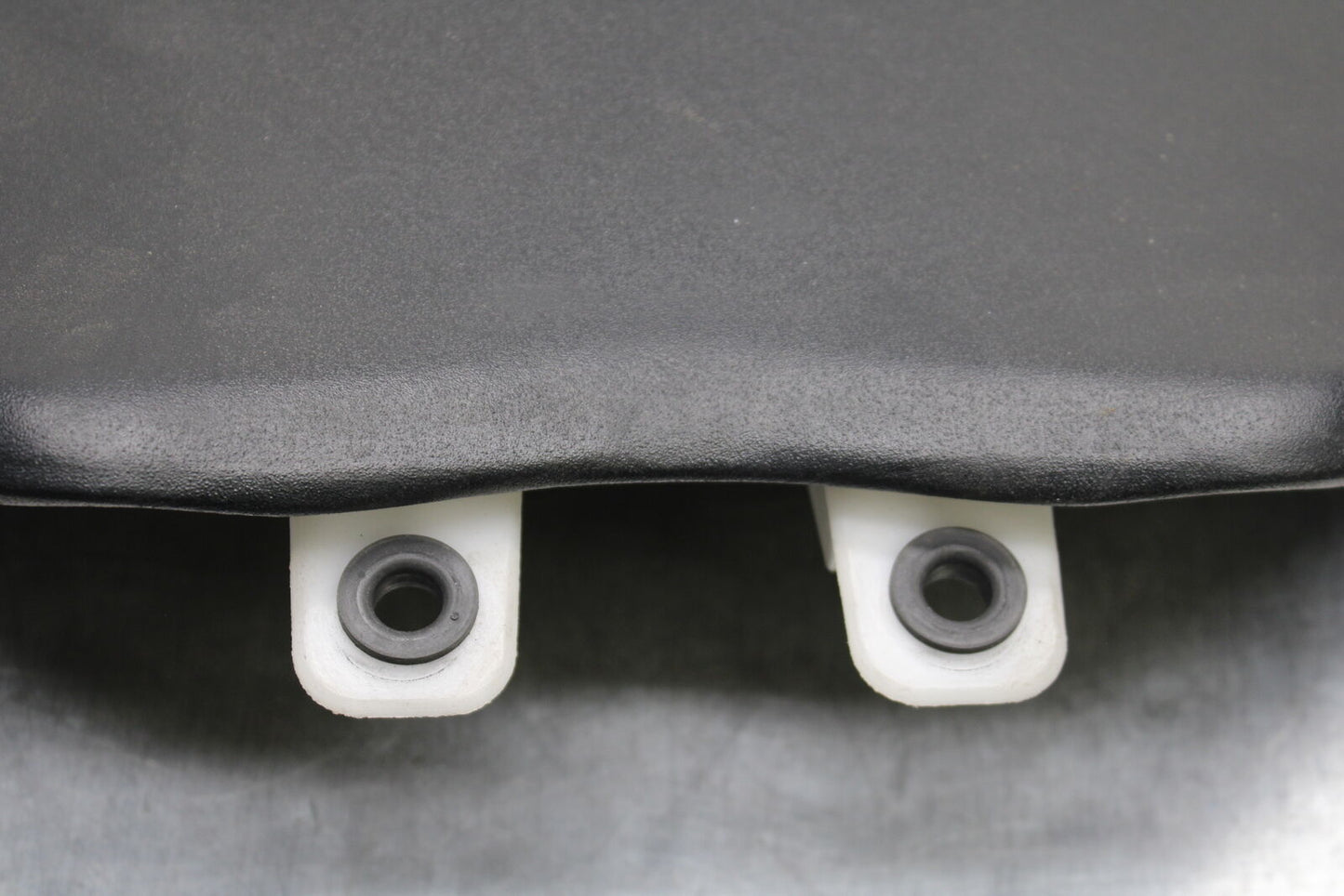 12-13 KAWASAKI Z1000 FRONT DRIVERS SEAT PAD SADDLE PILLION BB743