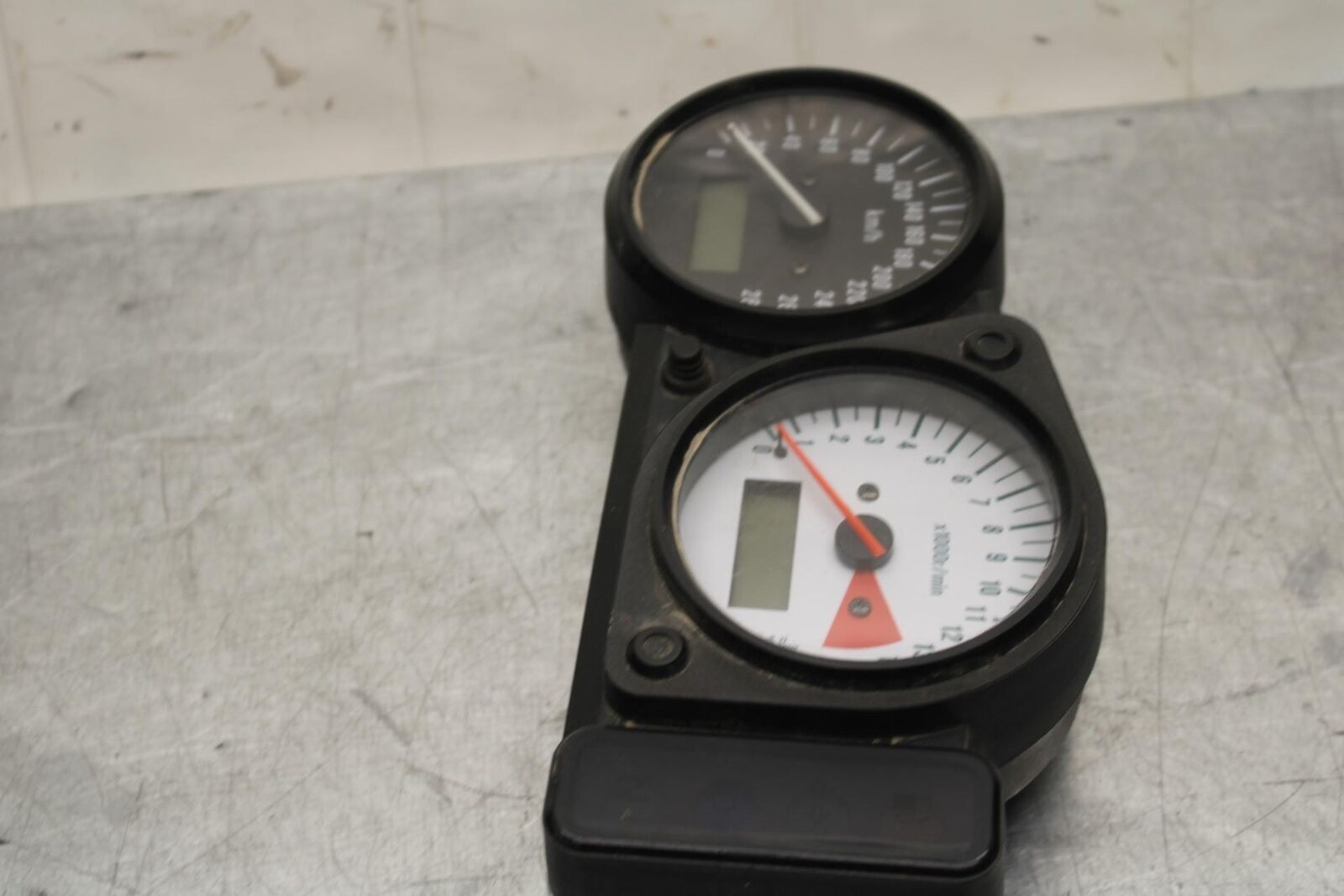 1999 Suzuki GSXR600 SPEEDO TACH GAUGES DISPLAY SPEEDOMETER TACHOMETER BB580