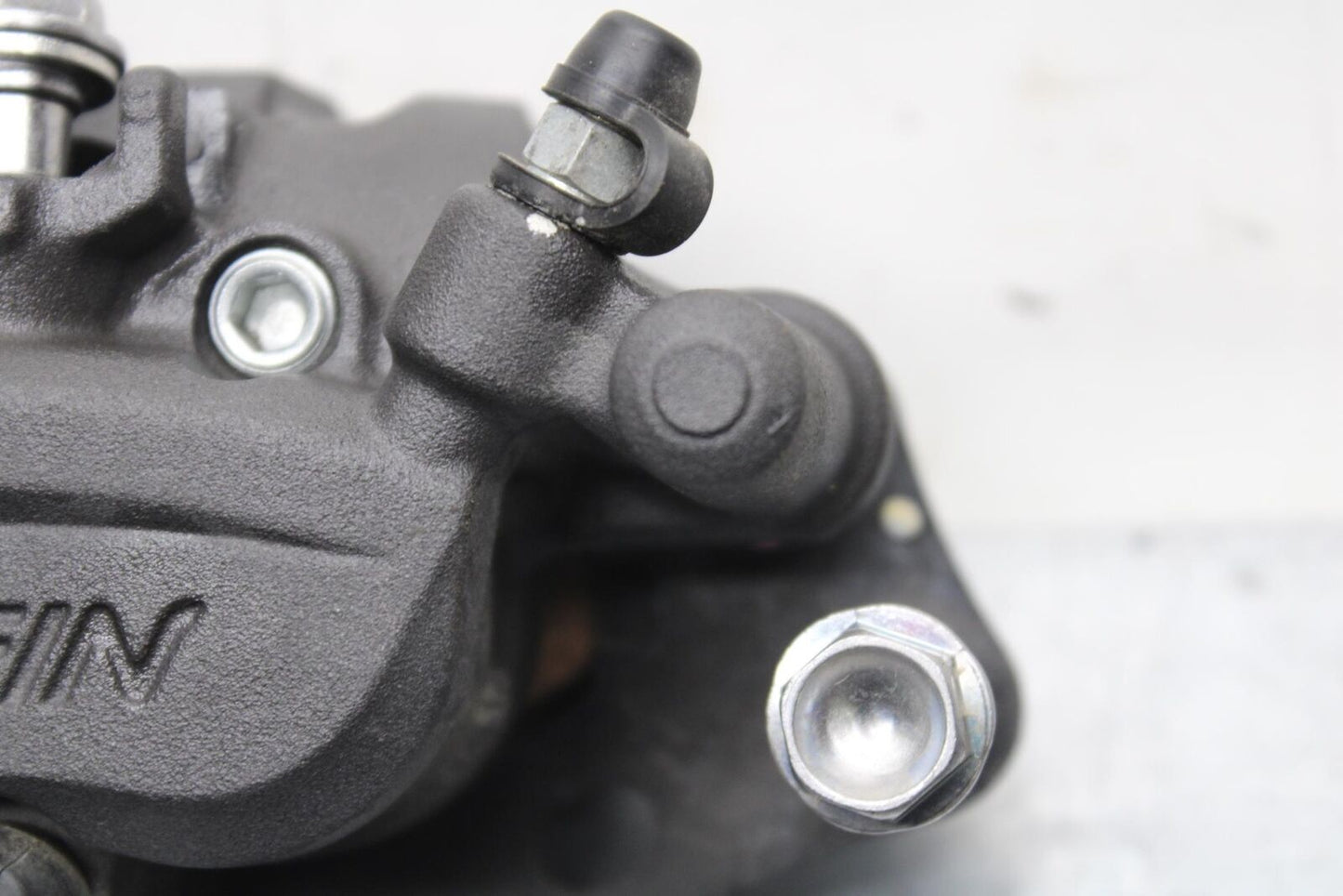 20 KAWASAKI Z400 ER400 ABS FRONT BRAKE CALIPER BB586