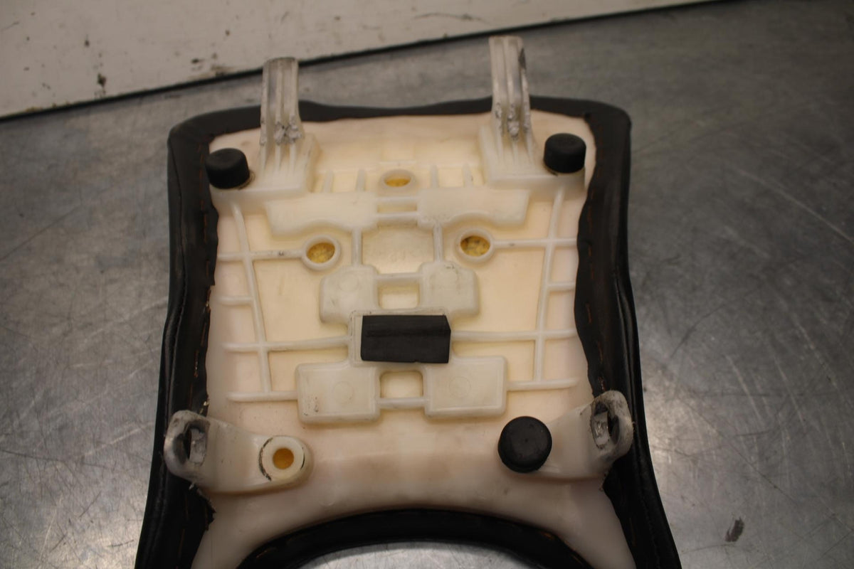 06-07 SUZUKI GSXR750 AFTERMARKET FRONT DRIVERS SEAT PAD SADDLE  BB613
