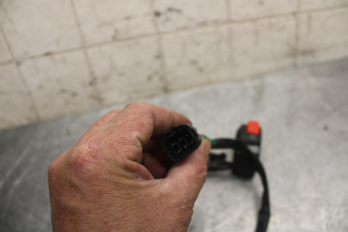 2016 Kawasaki Ninja ZX6R  RIGHT CLIP ON HANDLE KILL OFF START SWITCH BB409