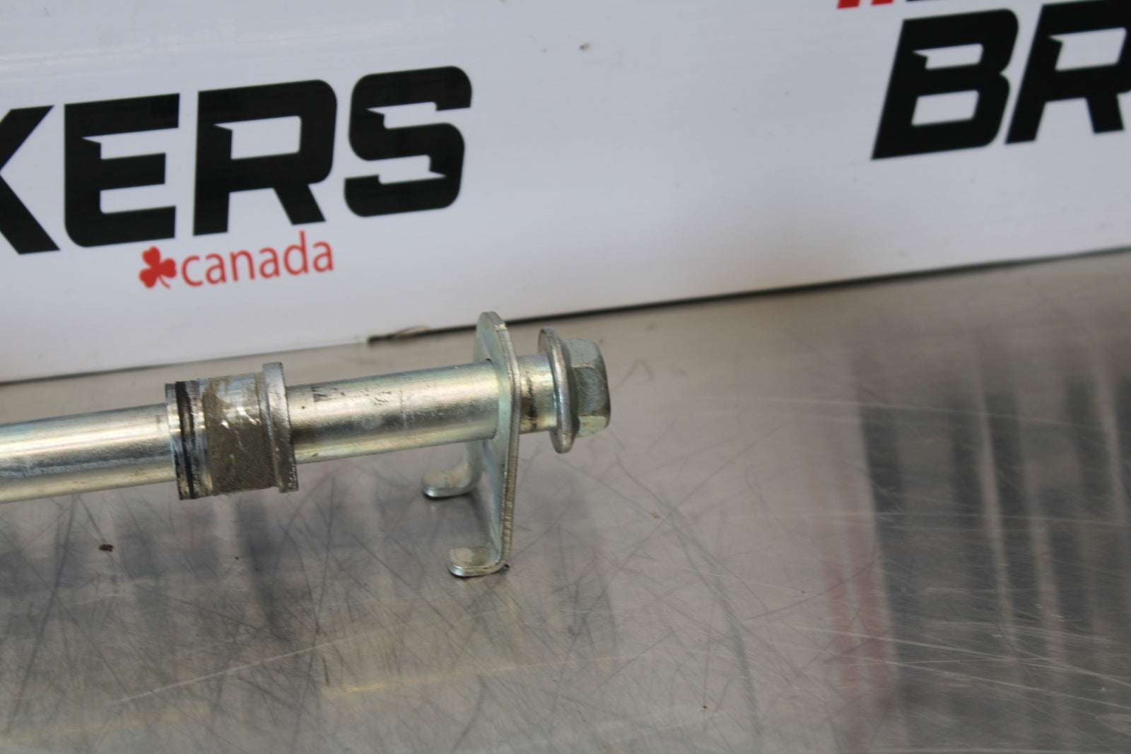 09-15 YAMAHA FZ6R REAR AXLE BACK WHEEL RIM PIVOT BOLT AXEL BB161