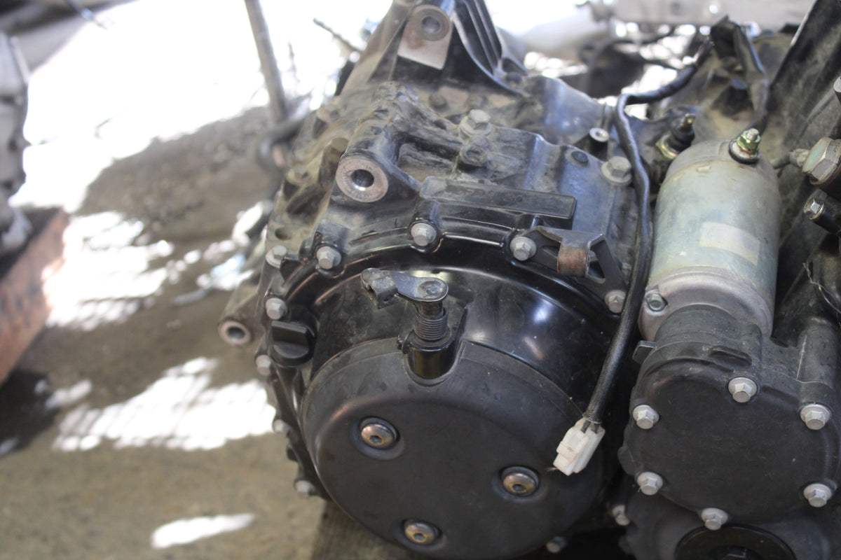 01-06 TRIUMPH TIGER 955I ENGINE MOTOR BB693
