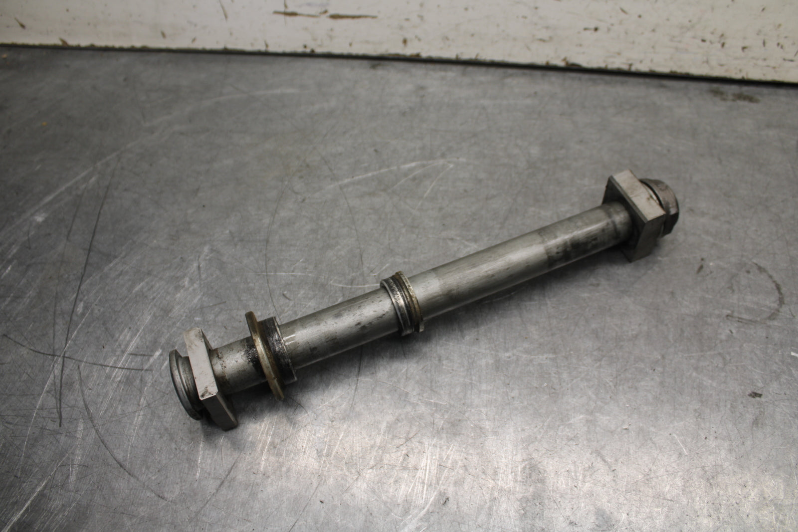 17-21 HONDA CBR1000RR SP REAR AXLE BACK WHEEL RIM PIVOT BOLT AXEL BB681