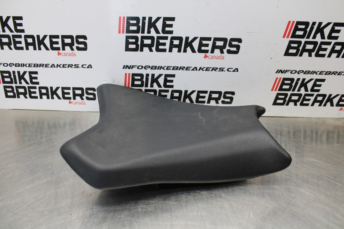 21-23 KAWASAKI NINJA ZX6R FRONT DRIVERS SEAT PAD SADDLE PILLION BB179